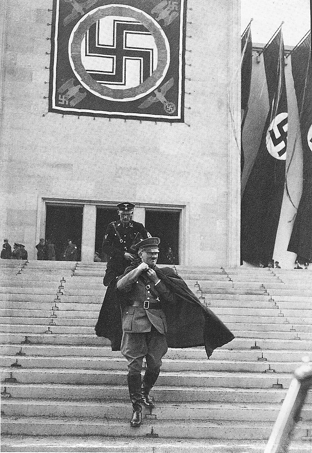 Adolf_Hitler_Nuremberg_1930s